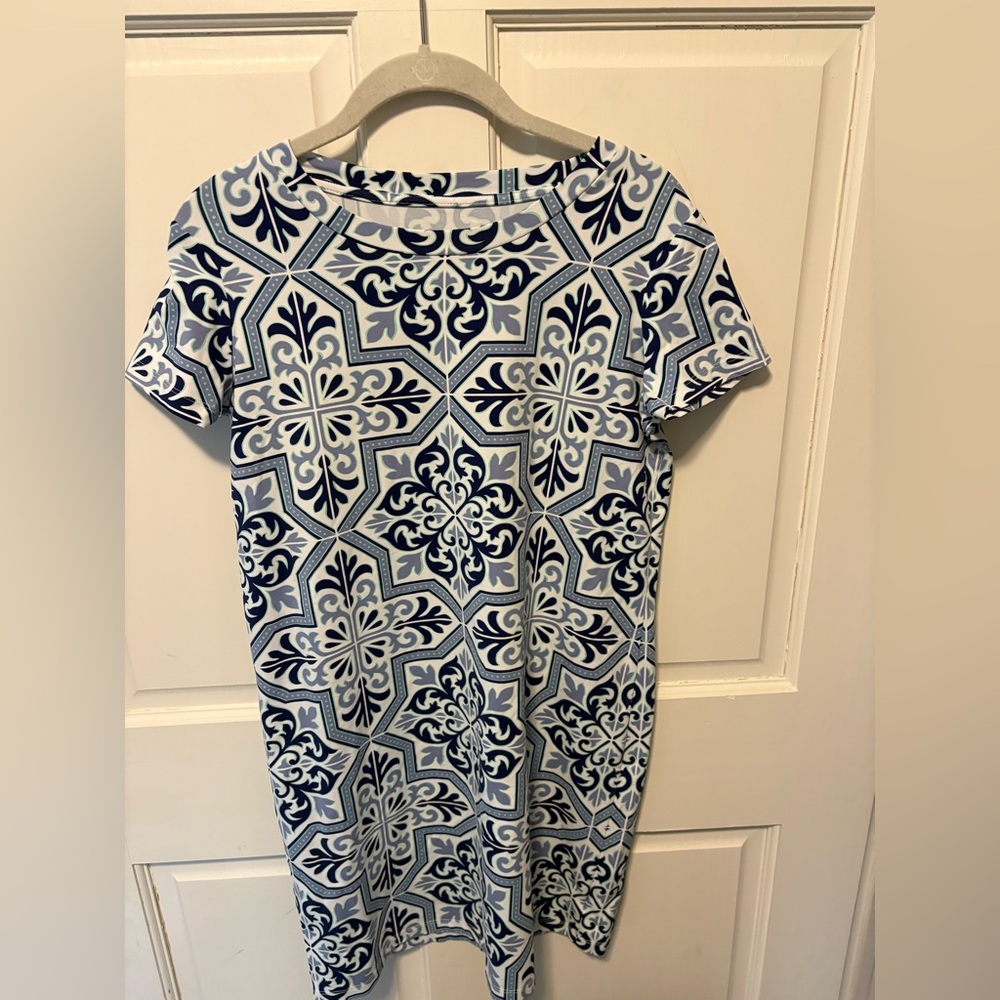 Southern Tide white blue Amelia tile print short sleeve tee dress xs x-small